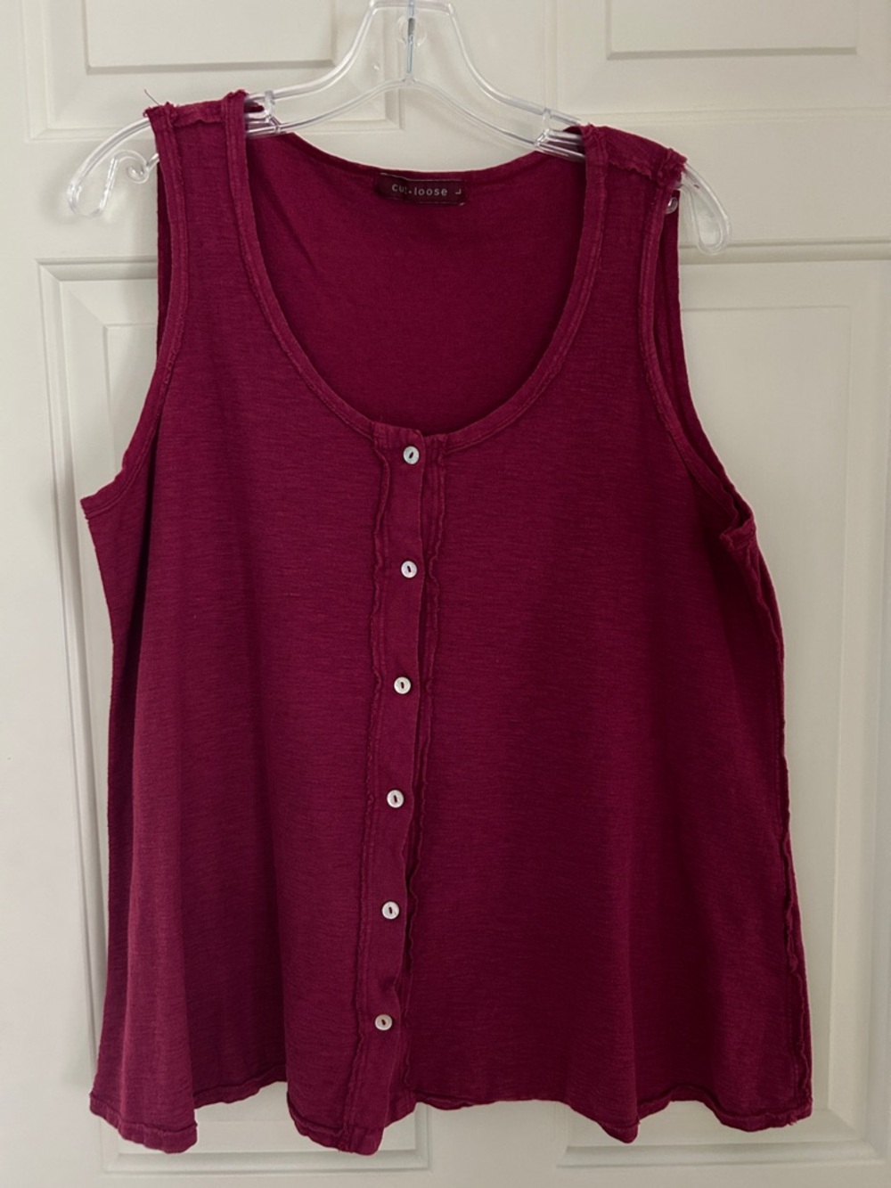 Cut-loose size L Cotton and Linen sleeveless button-front tank top in Berry